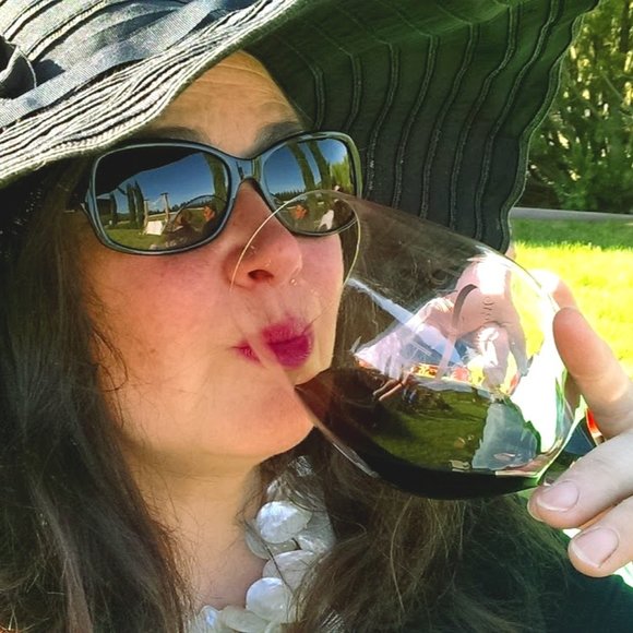 Meet your Posher, Brooke - Picture 1 of 1